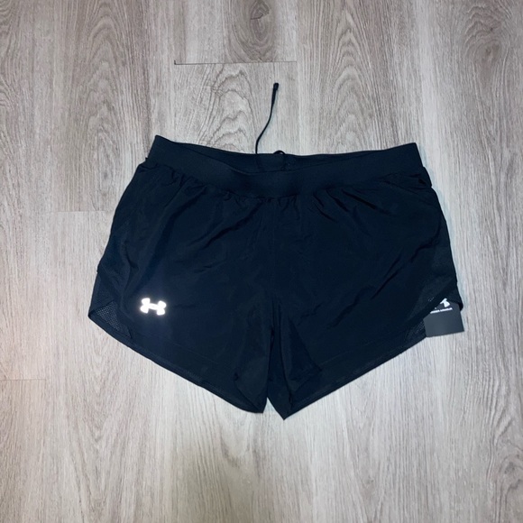 Women’s UNDER ARMOUR Fly by 2.0 athletic shorts - Picture 2 of 6